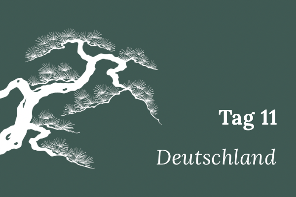 Illustration einer stilisierten Mädchenkiefer, Text „Tag 11 – Deutschland“